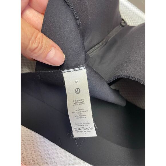 Lululemon Black Crossed Back Bra Size 38 D - Picture 8 of 9